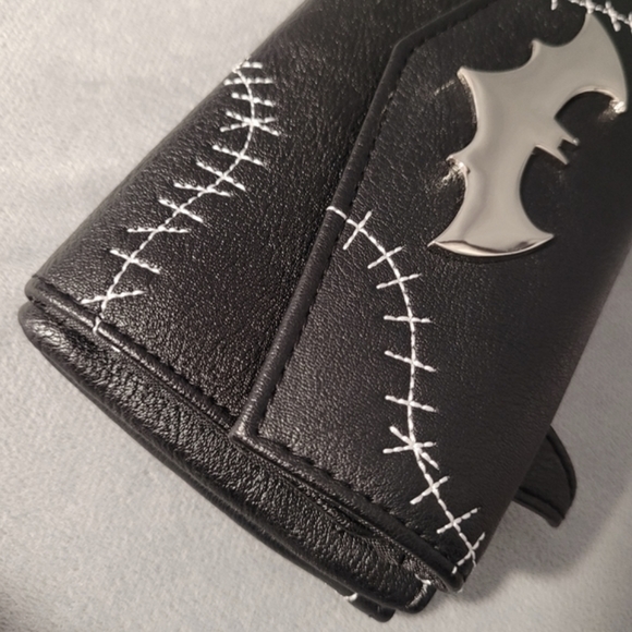 Batman trifold wallet/clutch with zip. - Picture 10 of 15